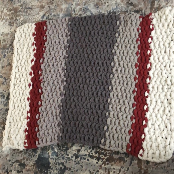 Hank Knitted Gray, Red, Cream Blanket - Picture 4 of 6